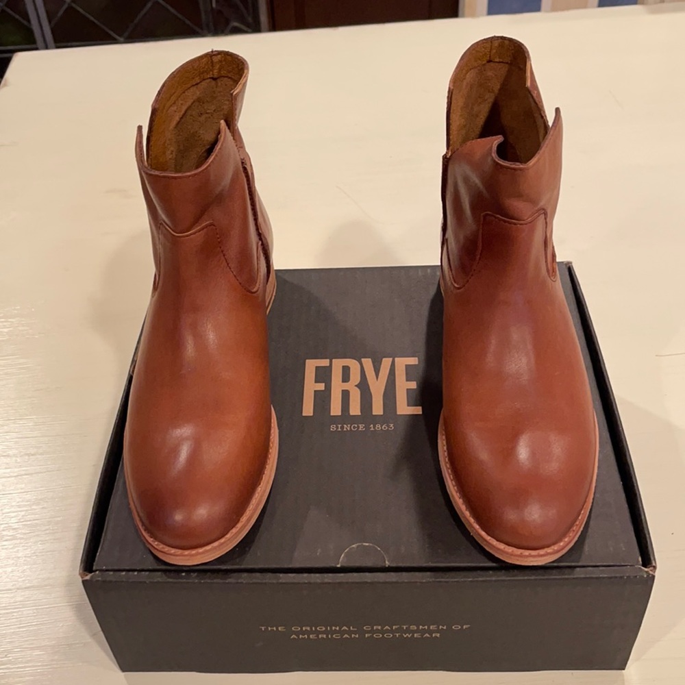 NWT Melissa slouchy Frye boots